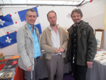 R.H. avec l'éditeur Stéphane Landois et le poète Arnaud Savoie, Atelier du Hanneton, Paris.